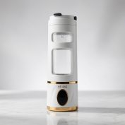 استفاده از شیکر HP-880 برای تهیه شیک پروتئین در باشگاه ورزشی